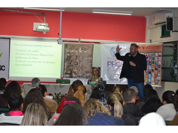 Foto da galeria: Unesc realiza Colquio Histria e Memria da Educao