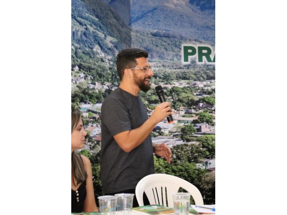 Foto da galeria: Livro publicado pela EdiUnesc levar� hist�ria do projeto Geoparque para dez mil crian�as