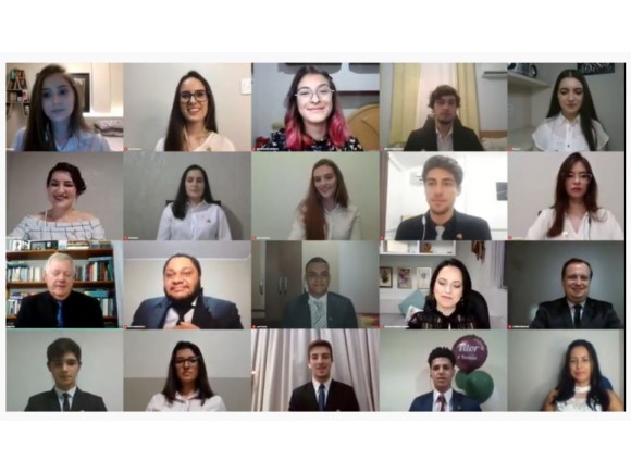 Foto da galeria: Emocionante cerim�nia virtual marca a formatura do Terceir�o do Col�gio Unesc