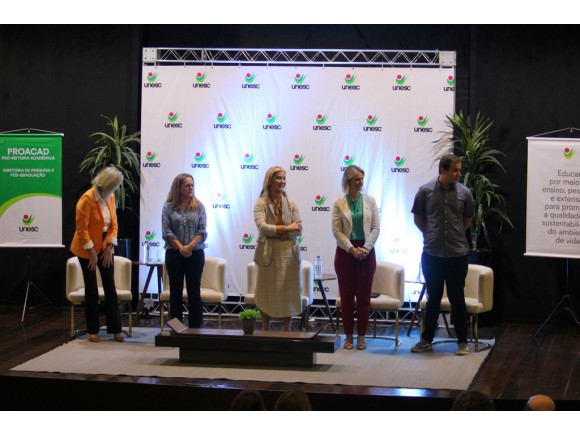 Foto da galeria: Frum de Pesquisa oportuniza debate sobre o universo da cincia na Unesc