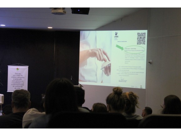 Foto da galeria: Frum de Pesquisa oportuniza debate sobre o universo da cincia na Unesc