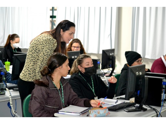 Foto da galeria: Colaboradores da Unesc iniciam curso de capacitao de Excel Bsico