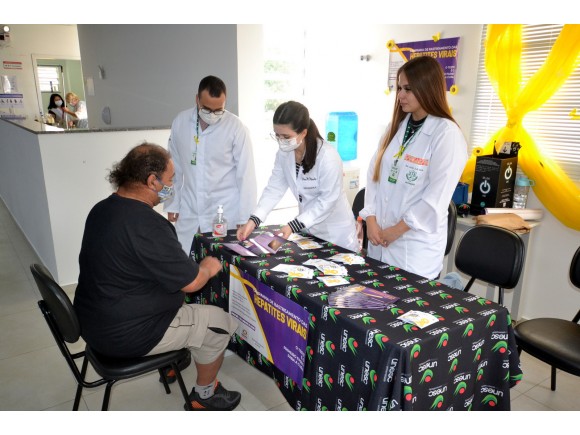 Foto da galeria: Unidade de Sade do Centro realiza campanha de rastreamento das hepatites virais