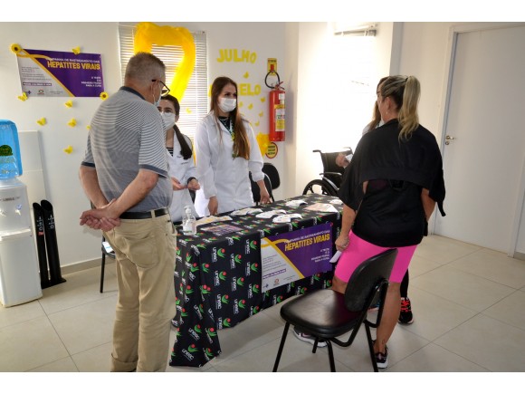Foto da galeria: Unidade de Saúde do Centro realiza campanha de rastreamento das hepatites virais