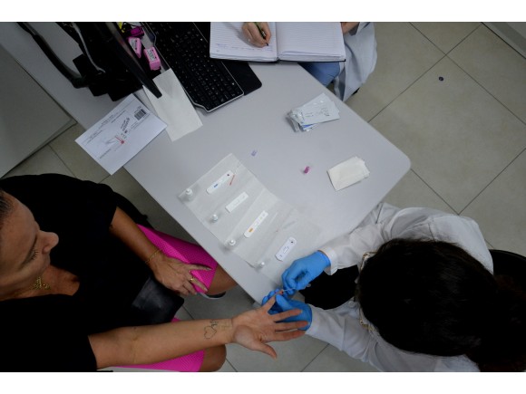 Foto da galeria: Unidade de Sade do Centro realiza campanha de rastreamento das hepatites virais