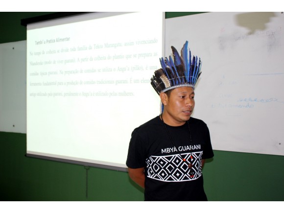 Foto da galeria: Primeiro mestrando ind�gena da Unesc defende disserta��o e recebe aprova��o