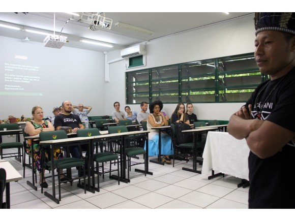 Foto da galeria: Primeiro mestrando ind�gena da Unesc defende disserta��o e recebe aprova��o