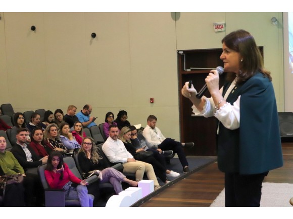 Foto da galeria: PPGSCol traz secret�ria de Estado da Sa�de para aula inaugural