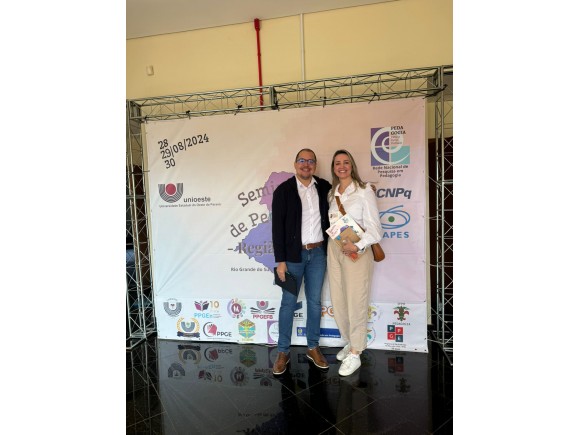 Foto da galeria: P�s-doutoranda do PPGE da Unesc participa de Semin�rio Regional de Pedagogia em Foz do Igua�u