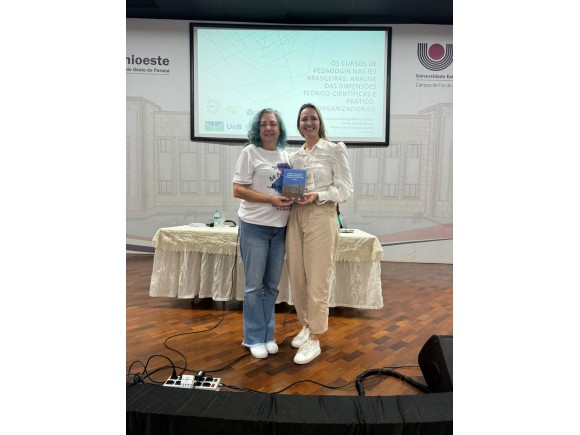 Foto da galeria: Ps-doutoranda do PPGE da Unesc participa de Seminrio Regional de Pedagogia em Foz do Iguau