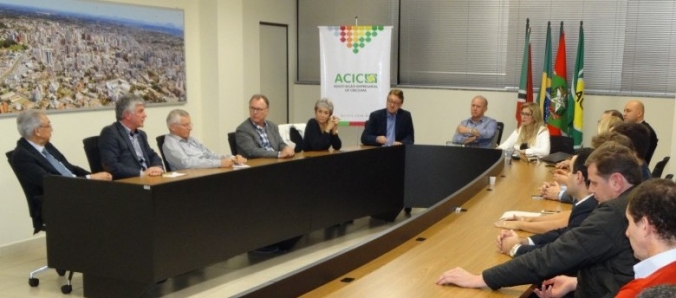 Proposta de reestrutura��o administrativa da Unesc � apresentada na ACIC