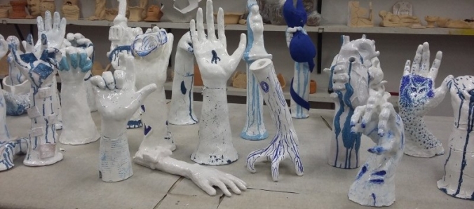 Obras criadas por alunos de Artes Visuais viram exposi��o na Unesc