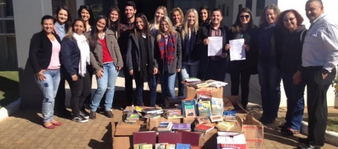 Penitenciria Sul de Cricima recebe doao de mais de 200 livros da Unesc