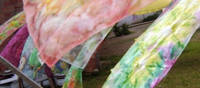 Projeto da Unesc ensina pintura em tecido para reeducandas do Santa Augusta