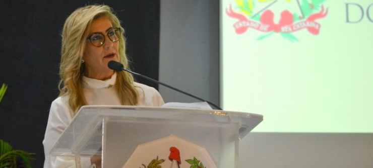 Reitora da Unesc recebe comenda do Legislativo na pr�xima semana