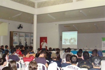 Canal auxiliar do Rio Crici�ma vai destruir e reconstruir ruas em que passa