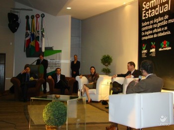 Perito da Pol�cia Federal afirma que 30% do dinheiro p�blico � desviado