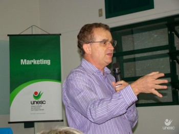 Empres�rio da Resicolor estimula jovens a serem empreendedores de sucesso