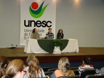 Rio Crici�ma causa repulsa e medo na popula��o, afirmam pesquisadoras