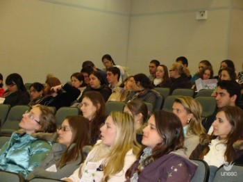 Problema da sa�de coletiva do idoso atual � o foco no tratamento e n�o na preven��o, afirma professora