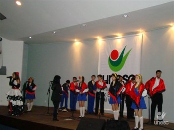 Coral Show Crian�a Feliz anima Unesc