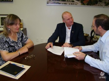 Professora russa elogia n�vel de alunos da Unesc