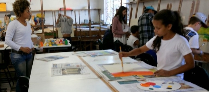 Alunos da Escola Osvaldo Hulse visitam Ateli de Pintura de Artes Visuais