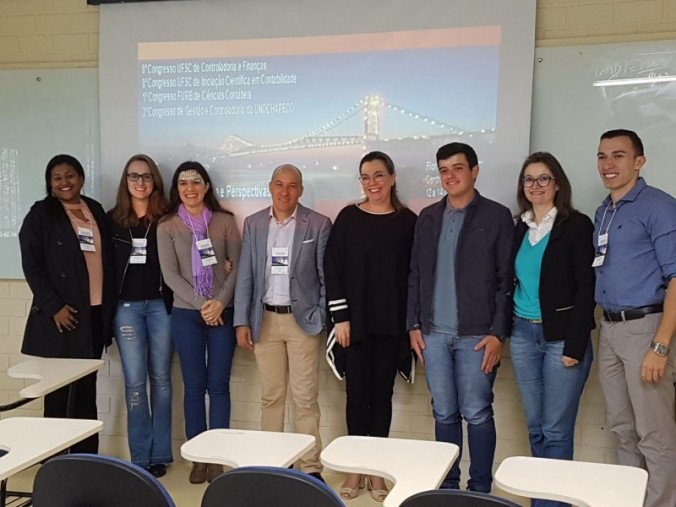 Participa��o do curso de Ci�ncias Cont�beis no 8� Congresso UFSC de Controladoria e Finan�as