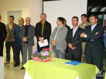 Professores e alunos desenvolvem projeto para constru��o de casas populares