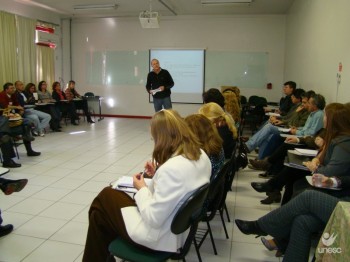 Reitoria rene-se com gestores