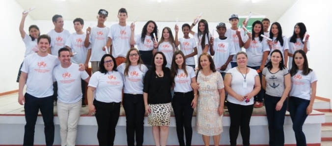 Projeto da Unesc leva conhecimentos aos jovens da Escola Adolfo Back