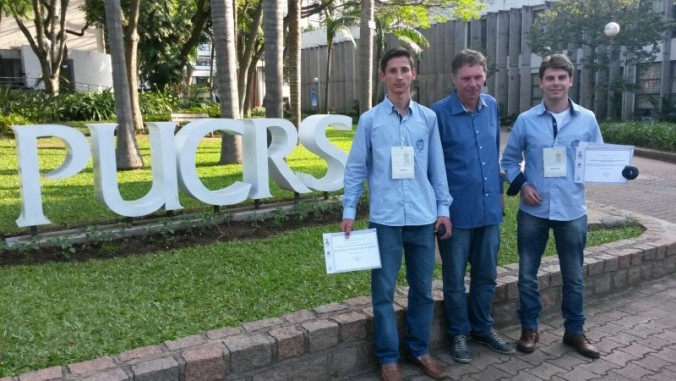 Professor e Alunos do Curso de Engenharia de Agrimensura apresentam trabalho em evento na PUCRS
