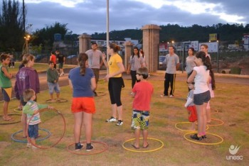 Atividades movimentam adultos e crianas