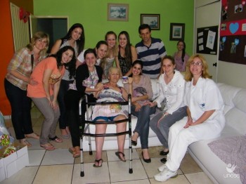 Visita ao Asilo Cantinho do Idoso