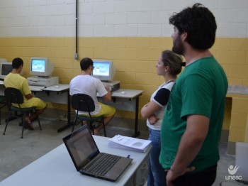 Unesc leva aulas de informtica ao presdio Santa Augusta