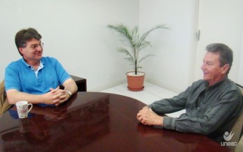 Prefeito de Morro da Fuma�a visita Unesc