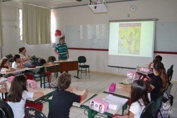 Alunos conhecem o mundo das charges