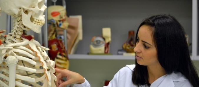 Dia do Trabalhador: Conhea quem ajuda professores e alunos nas aulas de anatomia