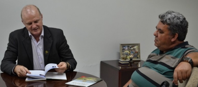 Unesc recebe visita de artista plstico