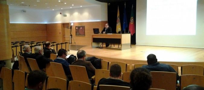 Professores e pesquisadores apresentam trabalhos em Portugal