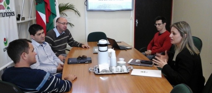 CDL de Balne�rio Rinc�o visita N�cleo de Empreendedorismo