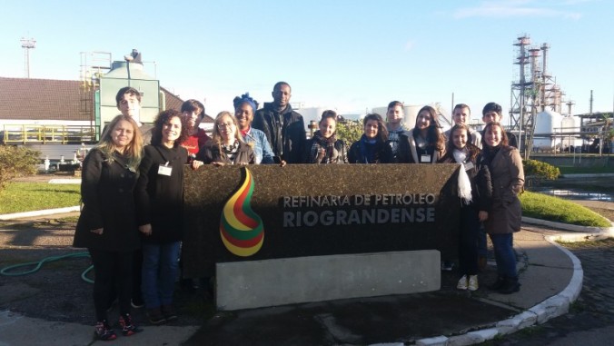 Acad�micos do Curso de Engenharia Qu�mica visitam Refinaria de Petr�leo no Rio Grande do Sul