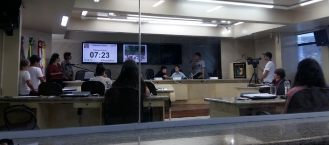 Estudantes da rede municipal participam de sess�o da C�mara de Vereadores de Crici�ma