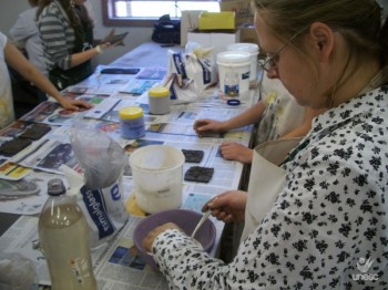 Oficinas capacitam professores de artes gratuitamente