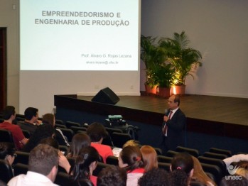 Palestra aborda empreendedorismo nas �reas da Engenharia