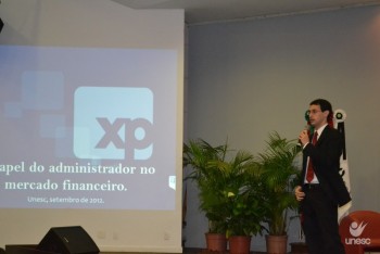 Evento inicia com palestra sobre o papel do administrador no mercado financeiro