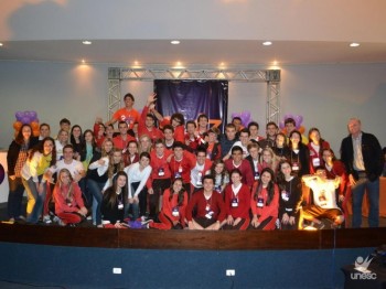 Col�gio Maximiliano Gaidzinski vence o Quiz do Conhecimento