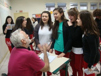 Alunos se divertem com autor de Machado e Juca