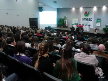 Evento re�ne alunos e professores de todos os cursos da UNA SAU