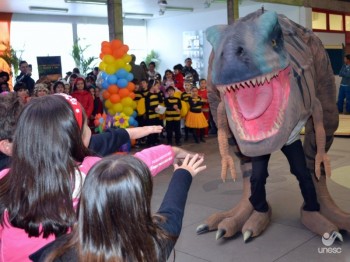 Museu de Zoologia: um dinossauro de presente